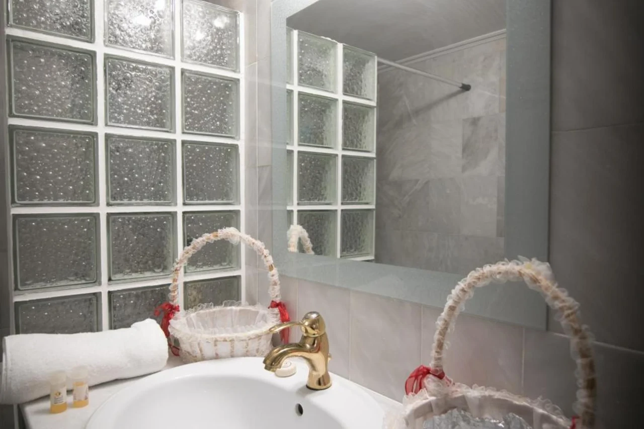Aias Summer House